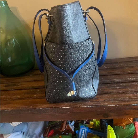 Michael Kors Voyager - Picture 7 of 10